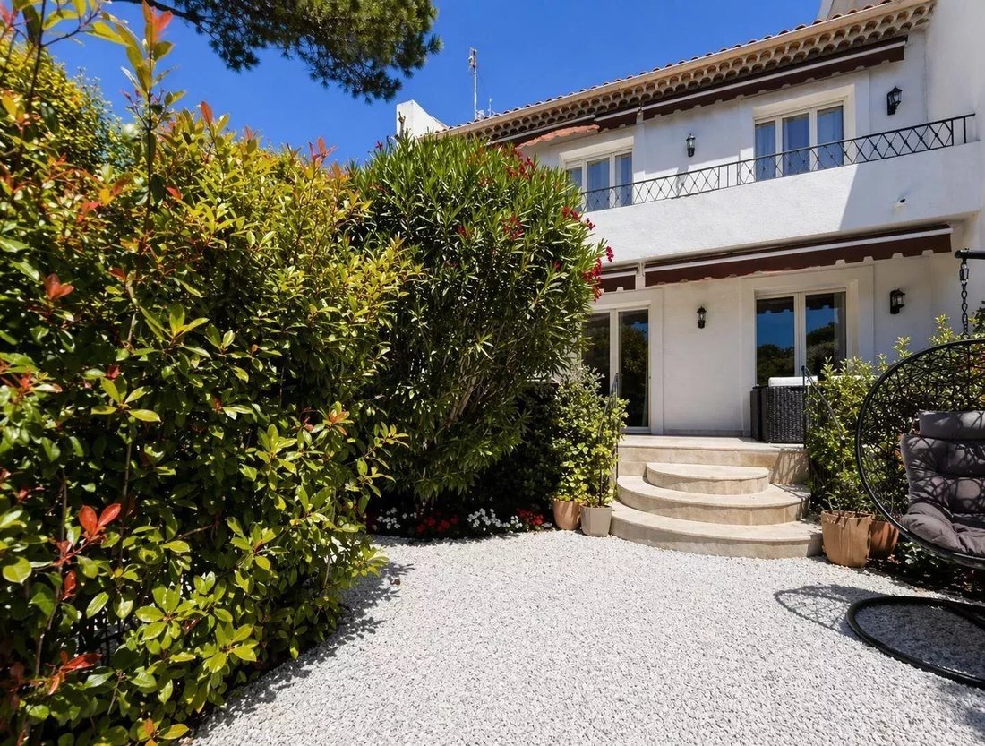 Townhouse in Cannes, Provence-Alpes-Côte d'Azur, France 1 - 17798556