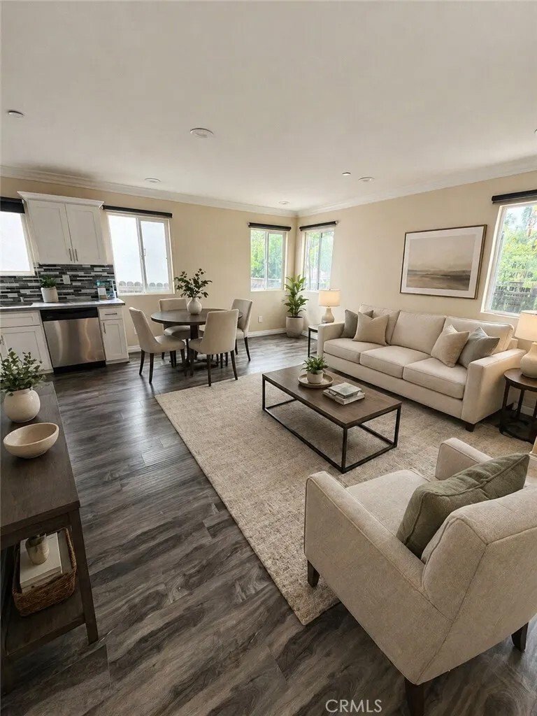 Los Angeles, California, United States 5 - 17740595