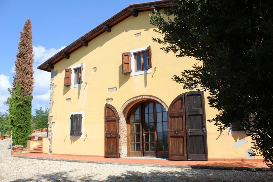 Villa in Vicchio, Tuscany, Italy 2 - 17799207