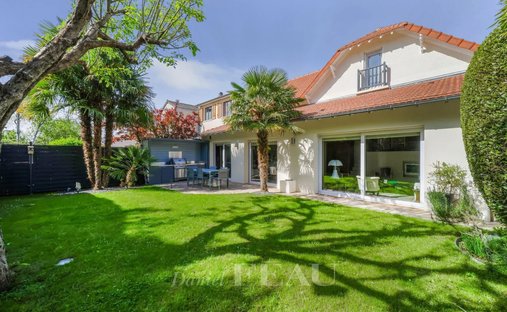 House in Le Chesnay, Le Chesnay-Rocquencourt, France 1
