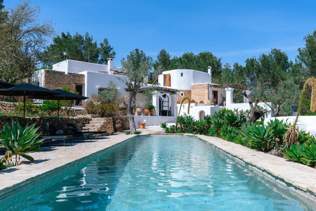 Villa in Sant Mateu d'Albarca, Sant Antoni de Portmany, Balearic Islands 1 - 17800179