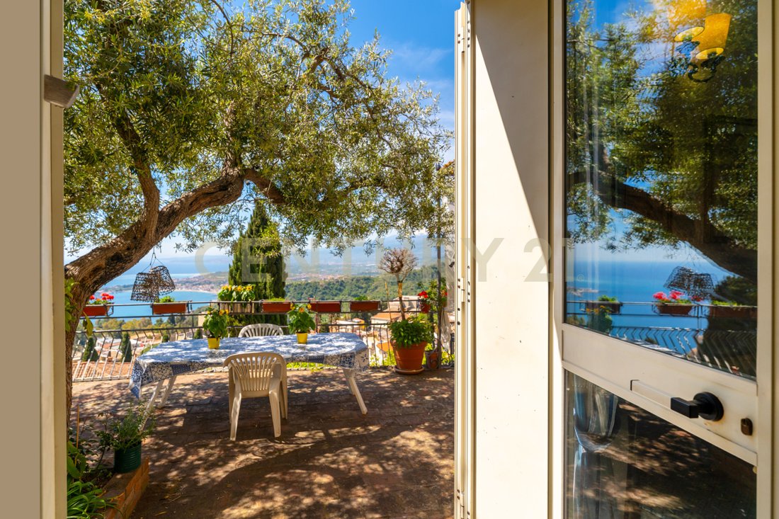 Villa in Taormina, Sicily, Italy 2 - 17795237
