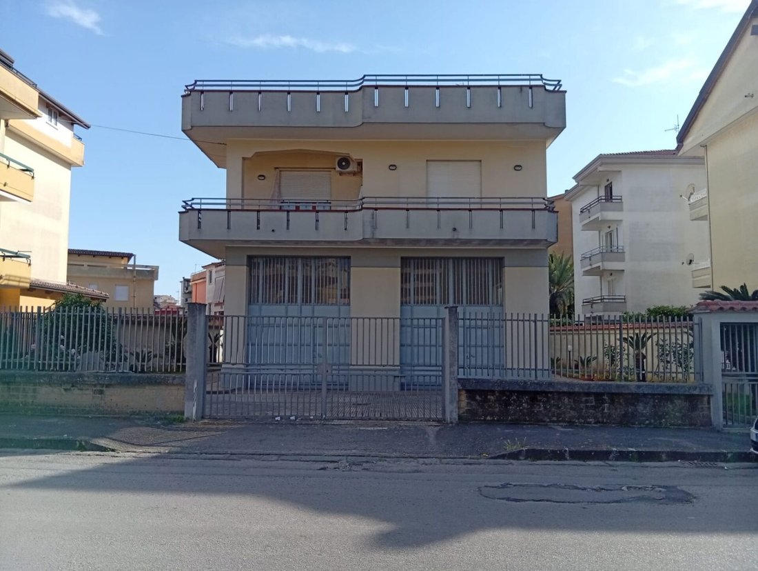 Villa in Aversa, Campania, Italy 1 - 17800798