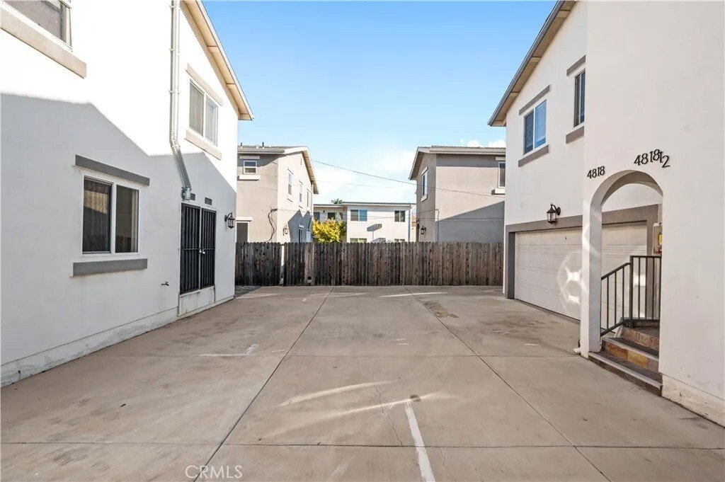 Los Angeles, California, United States 5 - 17740614