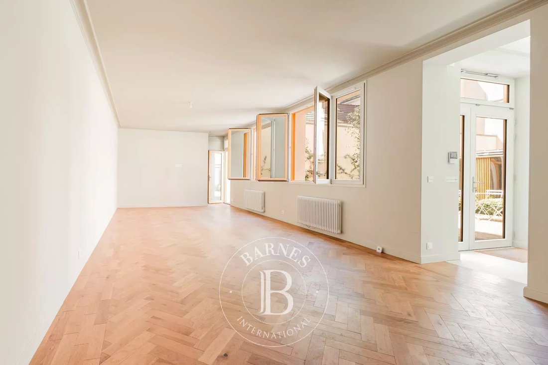 Townhouse in Centre Ville, Clichy, France 5 - 17800217