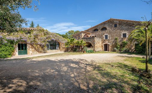 Country House in Sant Marti Vell, Catalonia, Spain 1