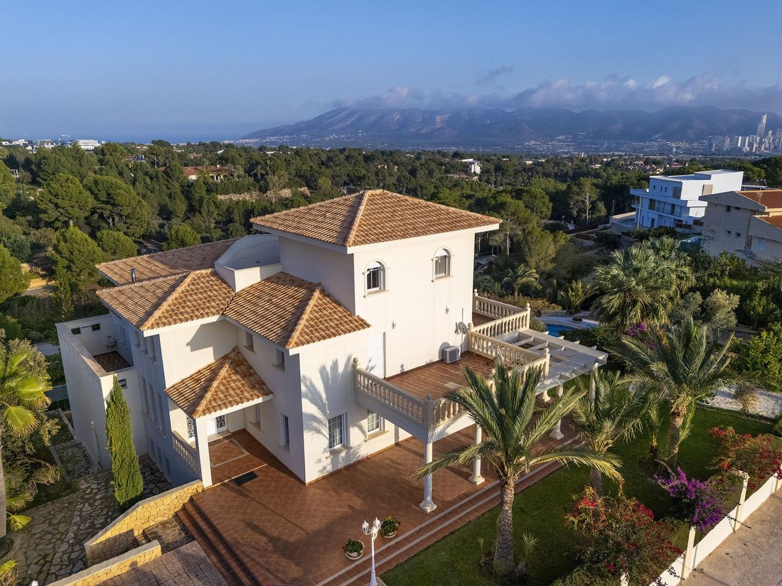 Villa in Benidorm, Valencian Community, Spain 1 - 16988916