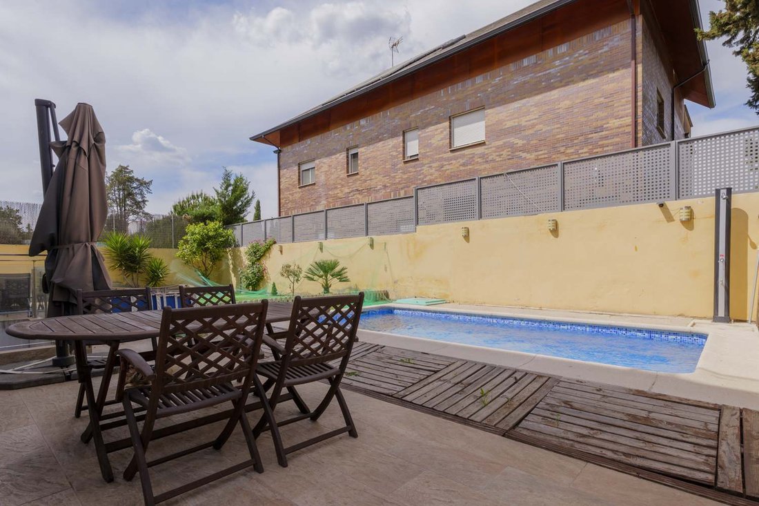 Villa in Pozuelo de Alarcon, Comunidad de Madrid, Spain 3 - 17734745