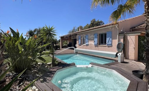 Villa in Nord Est, Bormes-les-Mimosas, France 1