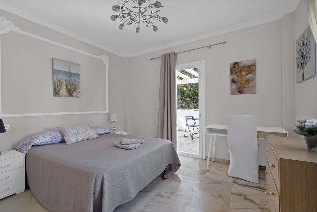 Villa in Elviria-Cabopino, Marbella, Spain 4 - 17531436