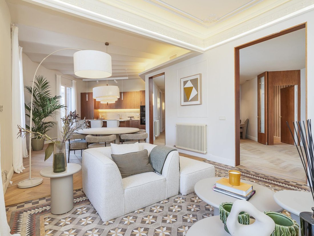 Apartment in Eixample, Barcelona, Spain 2 - 17431711
