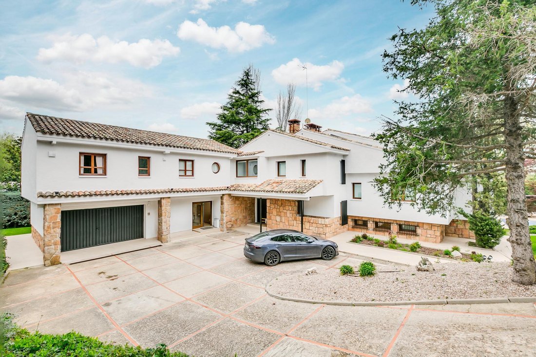 Villa in La Moraleja, Alcobendas, Comunidad de Madrid 3 - 16989496