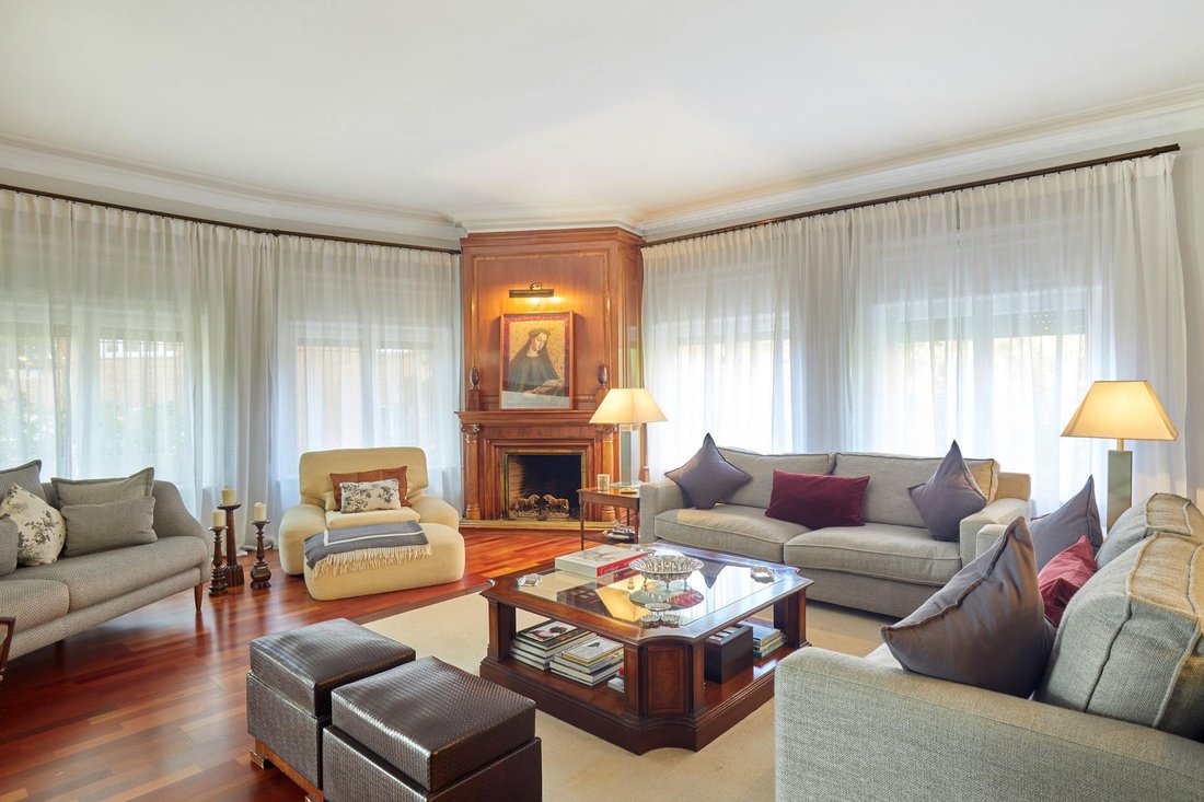 Apartment in Sarrià-Sant Gervasi, Barcelona, Spain 1 - 17373313
