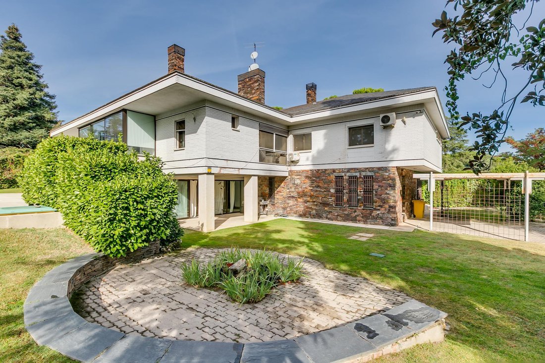 Villa in La Moraleja, Alcobendas, Comunidad de Madrid 1 - 16988860