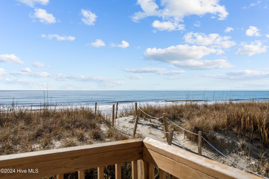 House in Oak Island, North Carolina, United States 4 - 17799763
