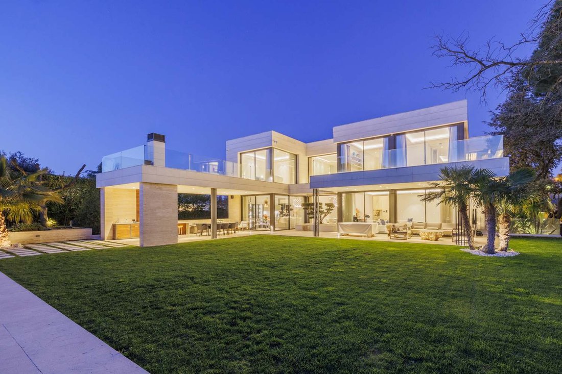 Villa in Pozuelo de Alarcon, Comunidad de Madrid, Spain 4 - 17420609