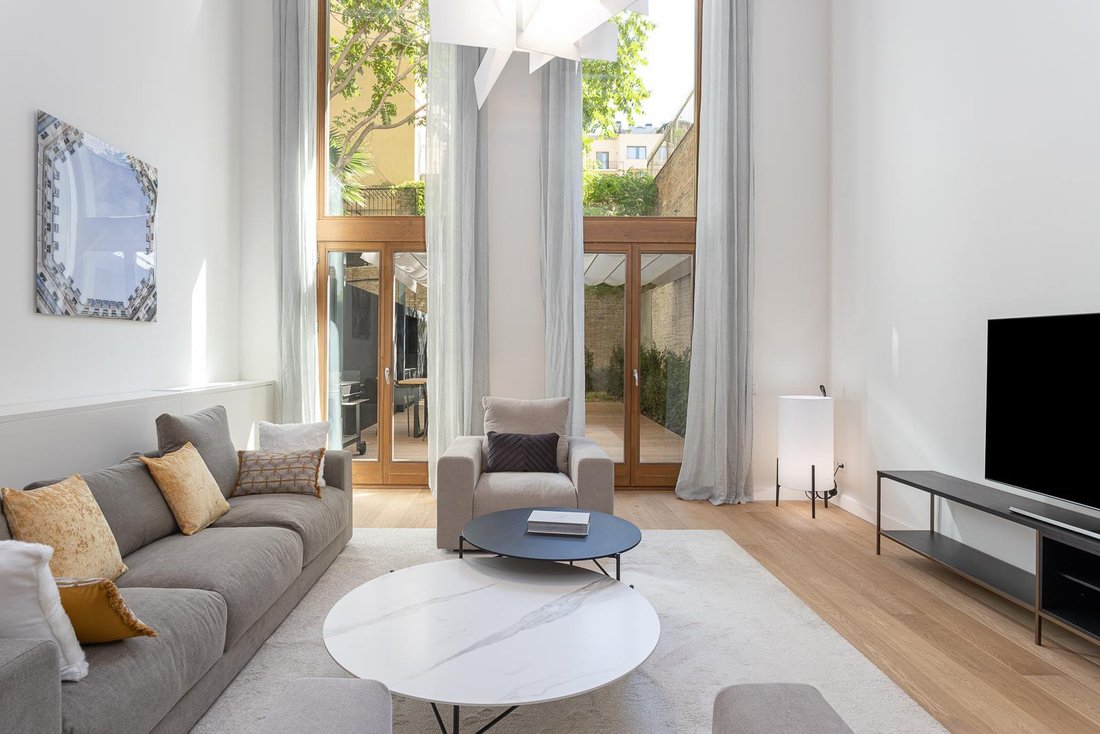 Apartment in Eixample, Barcelona, Spain 4 - 10764234