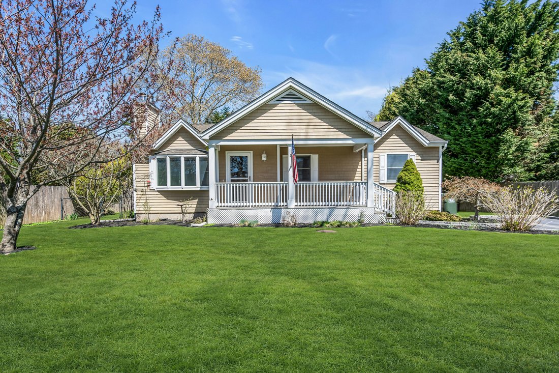 House in Hampton Bays, New York, United States 1 - 17796135