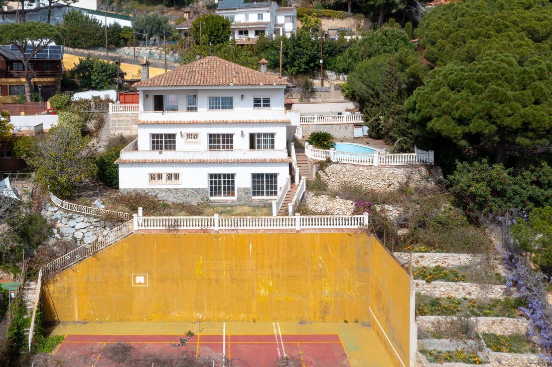 Villa in Premia de Dalt, Catalonia, Spain 1 - 16988925