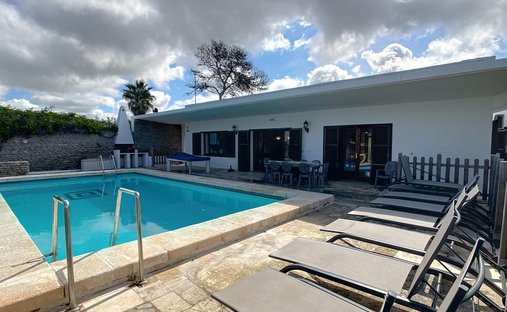 Villa in Ciutadella de Menorca, Balearic Islands, Spain 1