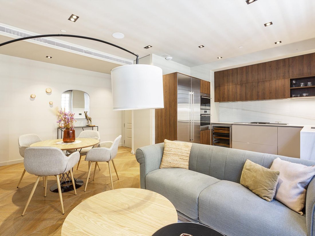 Apartment in Ciutat Vella, Barcelona, Spain 2 - 15584978