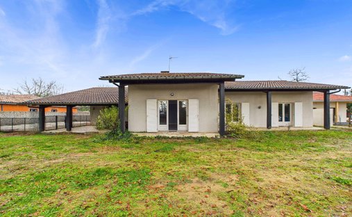 Villa in Saint-Paul-lès-Dax, Nouvelle-Aquitaine, France 1