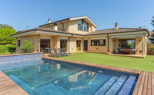 Villa in Sarria de Ter, Catalonia, Spain 1
