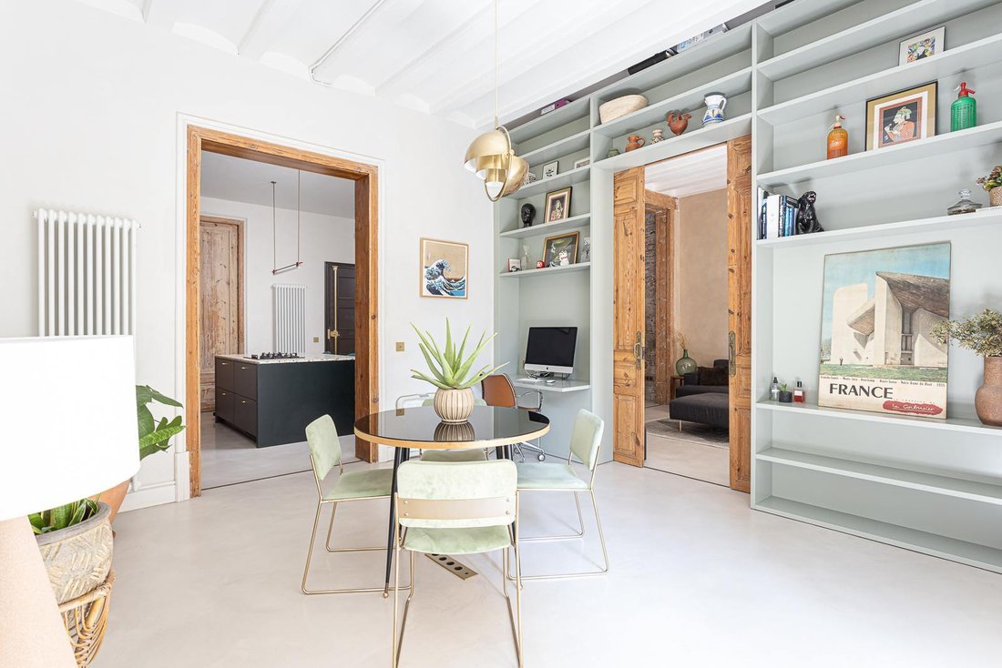Apartment in Ciutat Vella, Barcelona, Spain 4 - 12979541