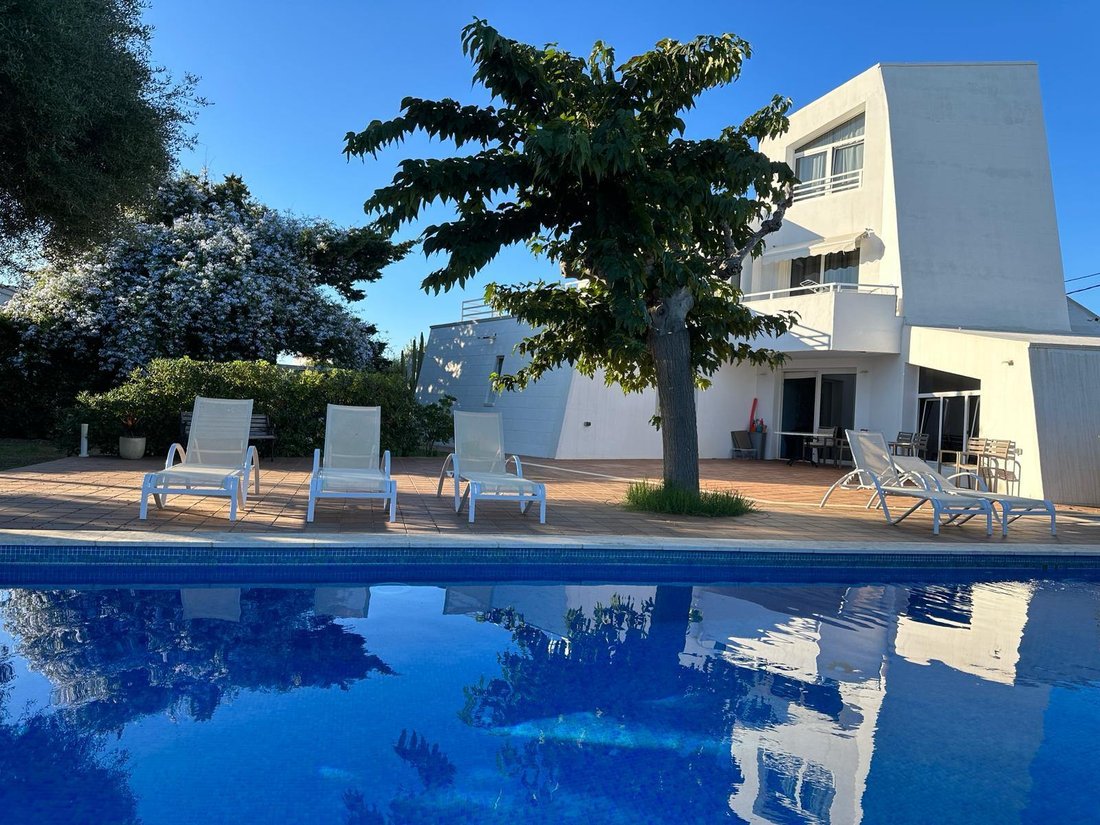 Villa in es Castell, Balearic Islands, Spain 4 - 16988219