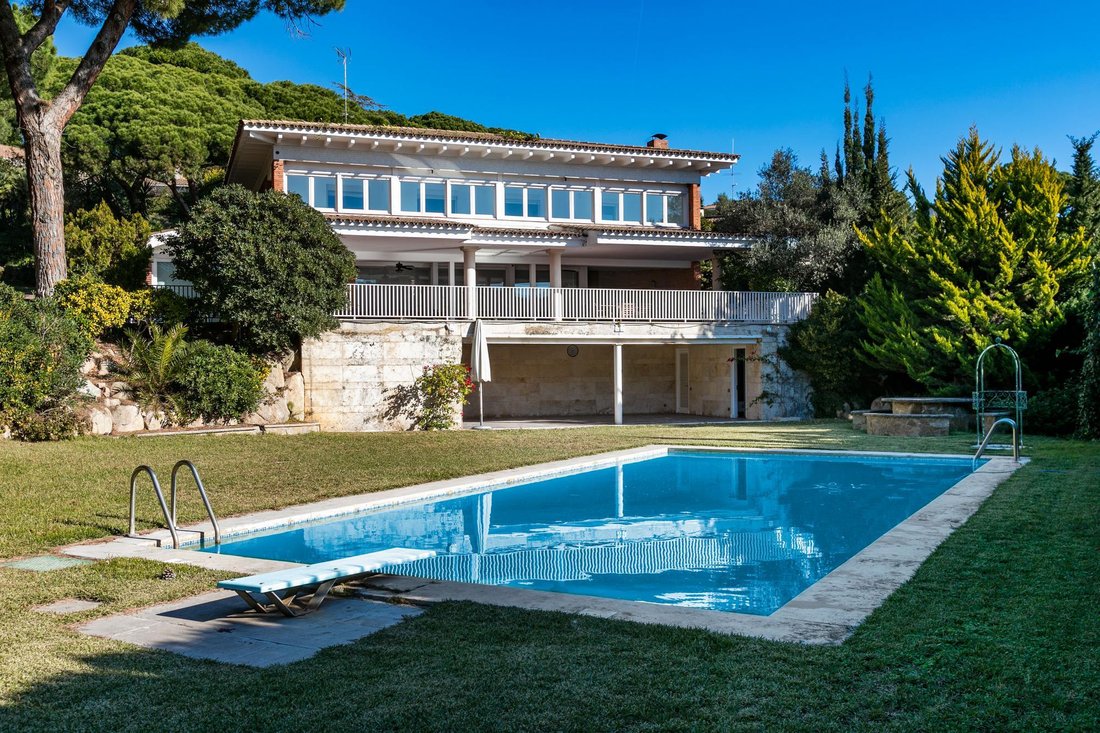 Villa in Sant Andreu de Llavaneres, Catalonia, Spain 3 - 16989098
