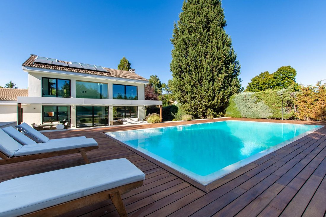 Villa in Pozuelo de Alarcon, Comunidad de Madrid, Spain 2 - 16987581