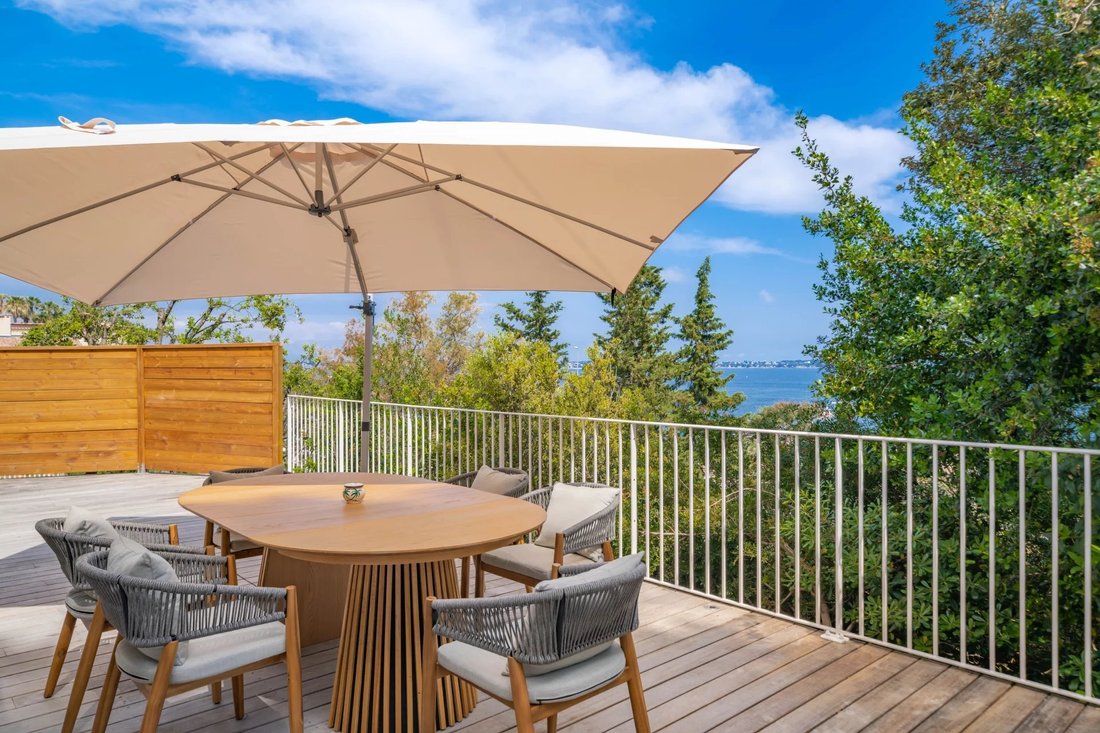 Villa in Cannes, Provence-Alpes-Côte d'Azur, France 2 - 17797378