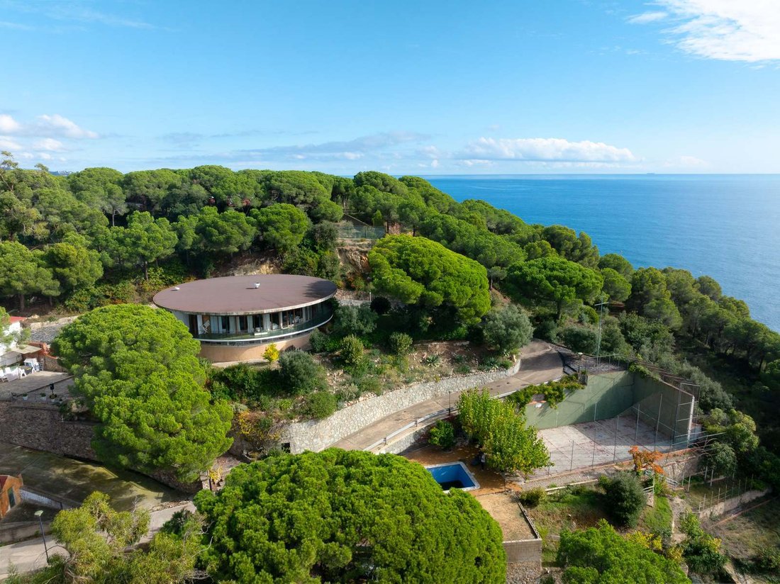 Villa in Sant Pol de Mar, Catalonia, Spain 2 - 16988077