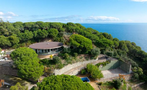 Villa in Sant Pol de Mar, Catalonia, Spain 1