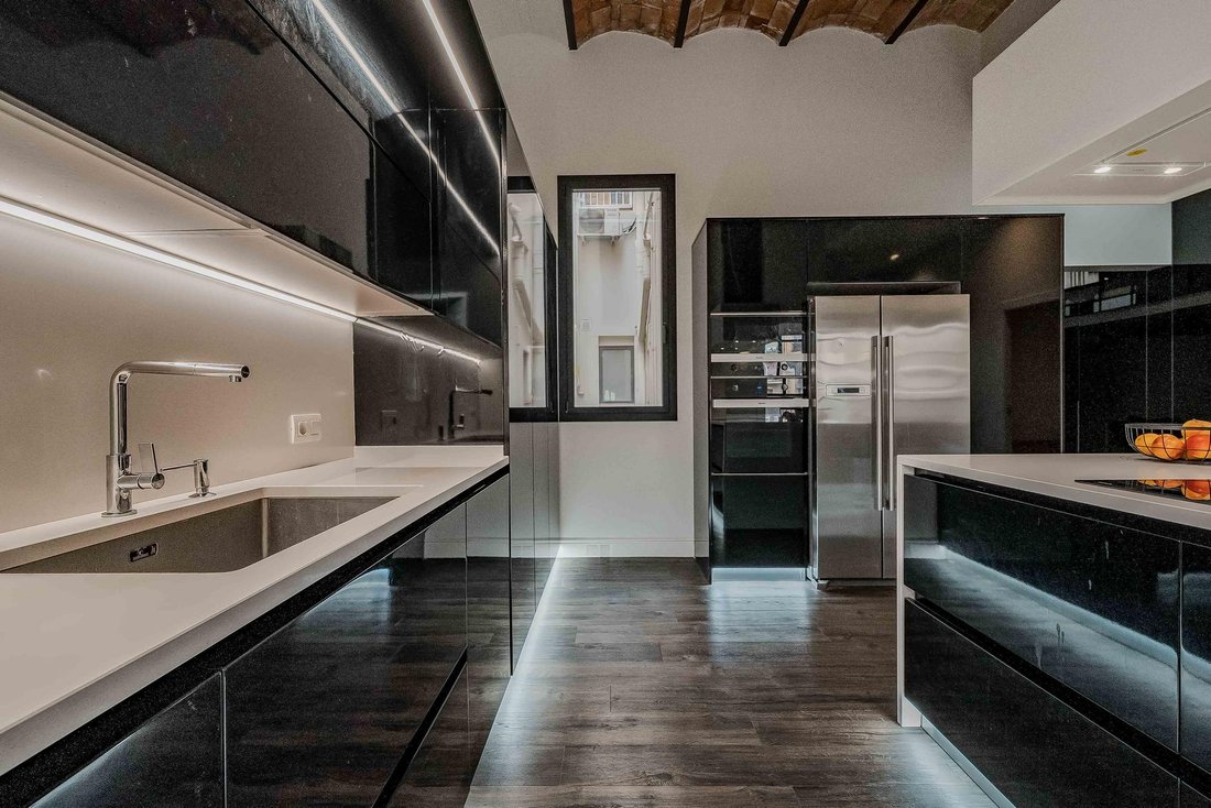 Apartment in Eixample, Barcelona, Spain 4 - 17280866