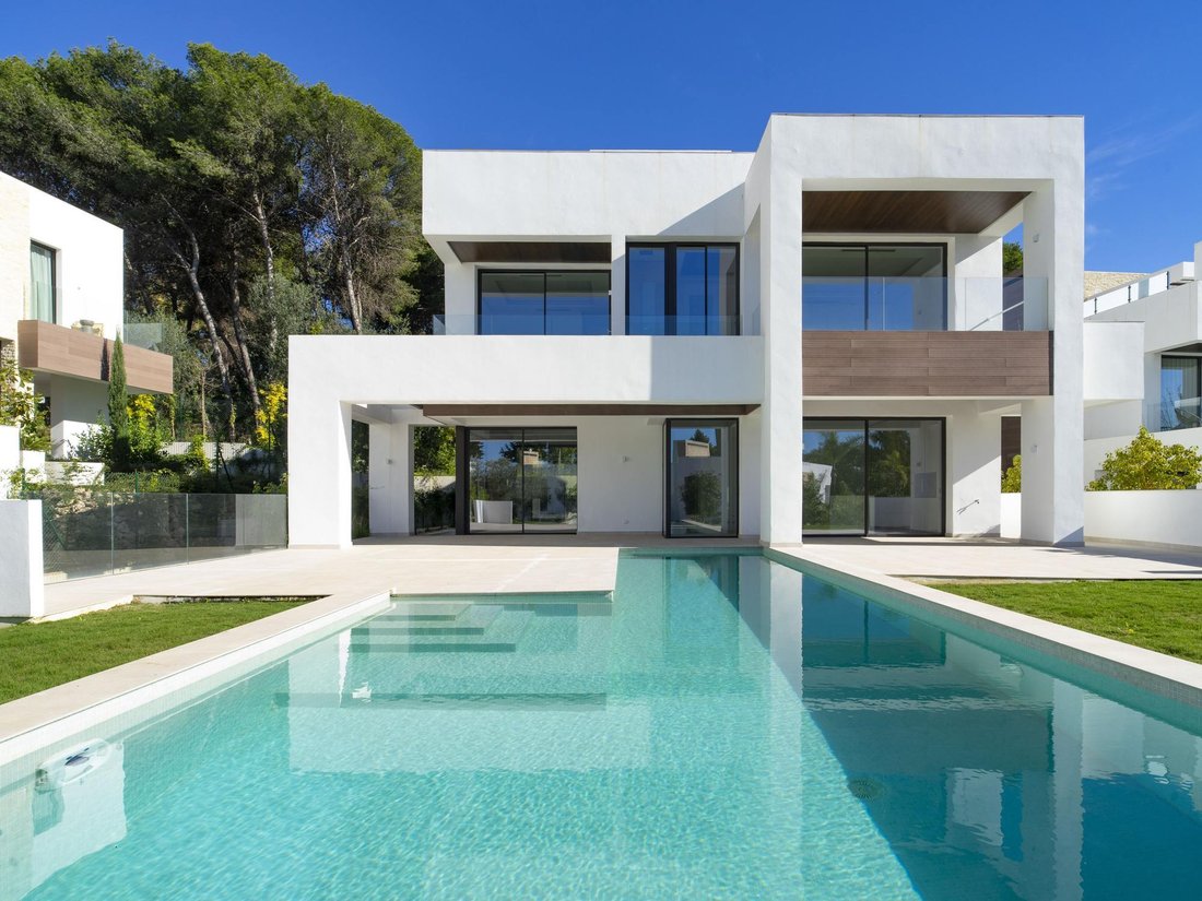 Villa in San Pedro de Alcantara, Andalusia, Spain 1 - 17146626