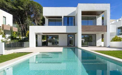 Villa in San Pedro de Alcantara, Andalusia, Spain 1