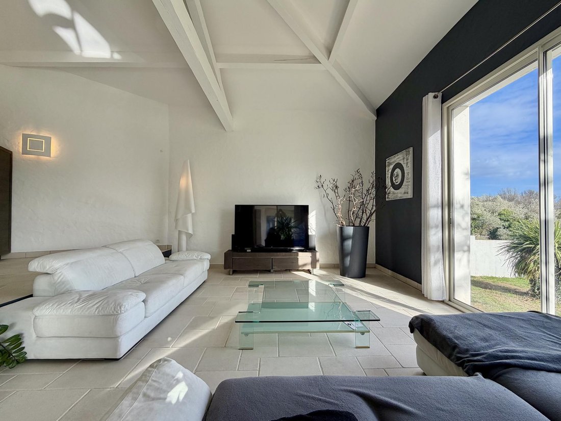Villa in Mudaison, Occitania, France 5 - 17347545