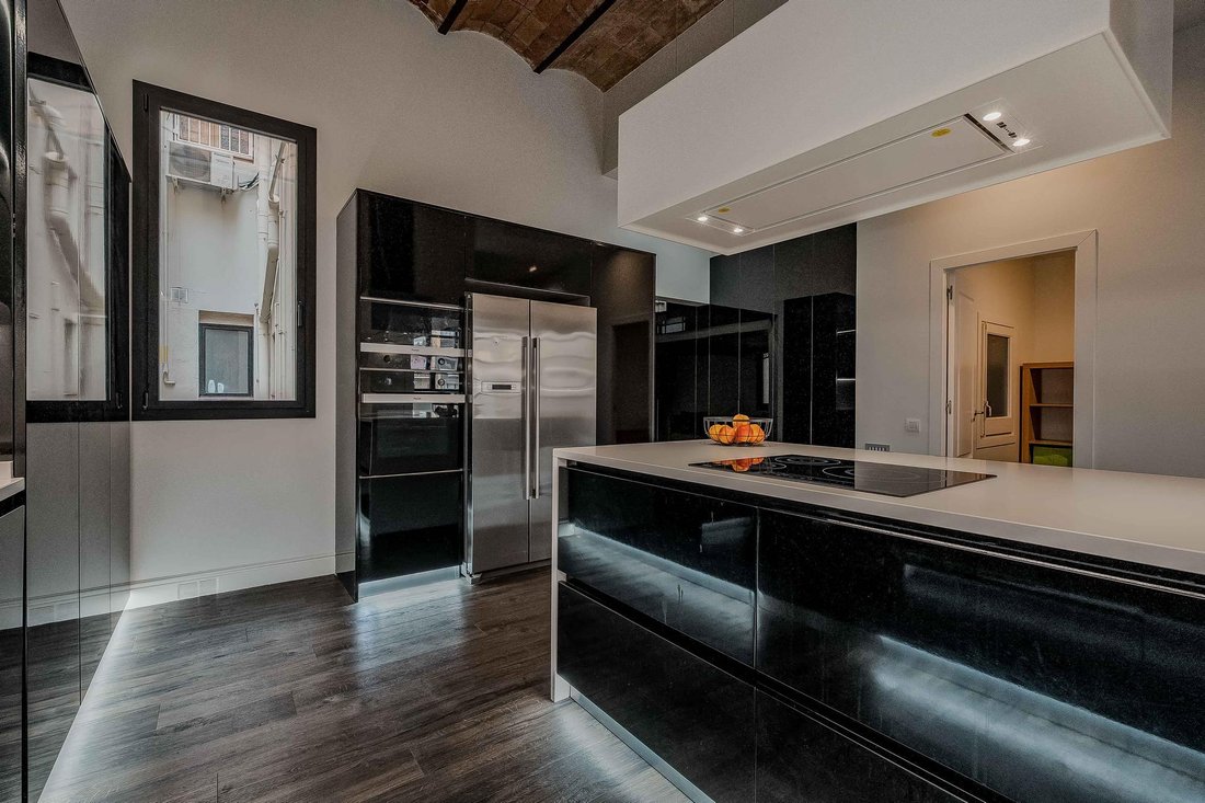 Apartment in Eixample, Barcelona, Spain 5 - 17280866