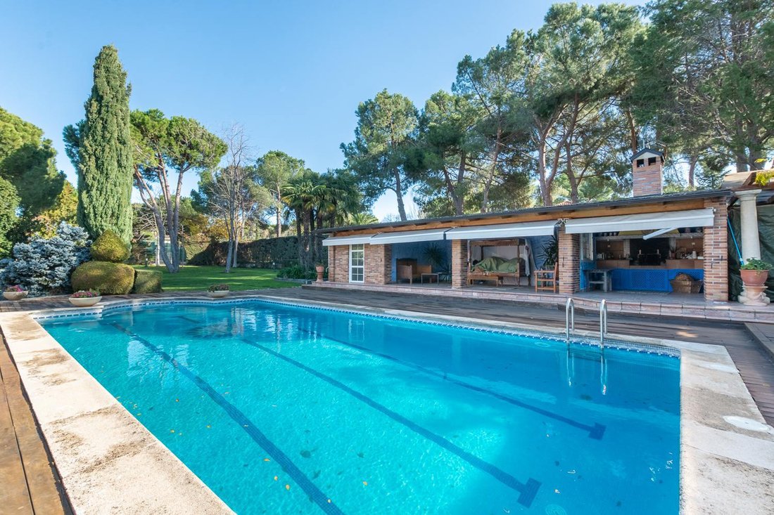 Villa in Boadilla del Monte, Comunidad de Madrid, Spain 4 - 16988458