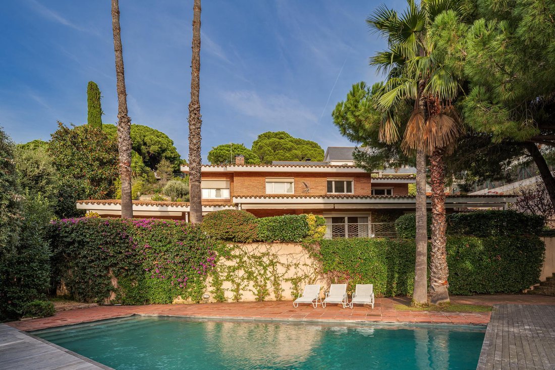 Villa in Premia de Dalt, Catalonia, Spain 2 - 16988804