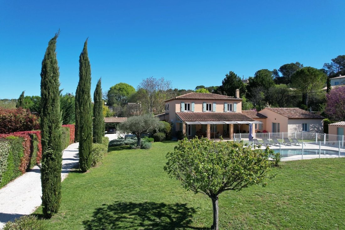 Villa in Carcès, Provence-Alpes-Côte d'Azur, France 1 - 15345512