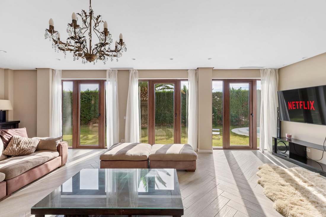 Villa in Finestrat, Valencian Community, Spain 4 - 16987905