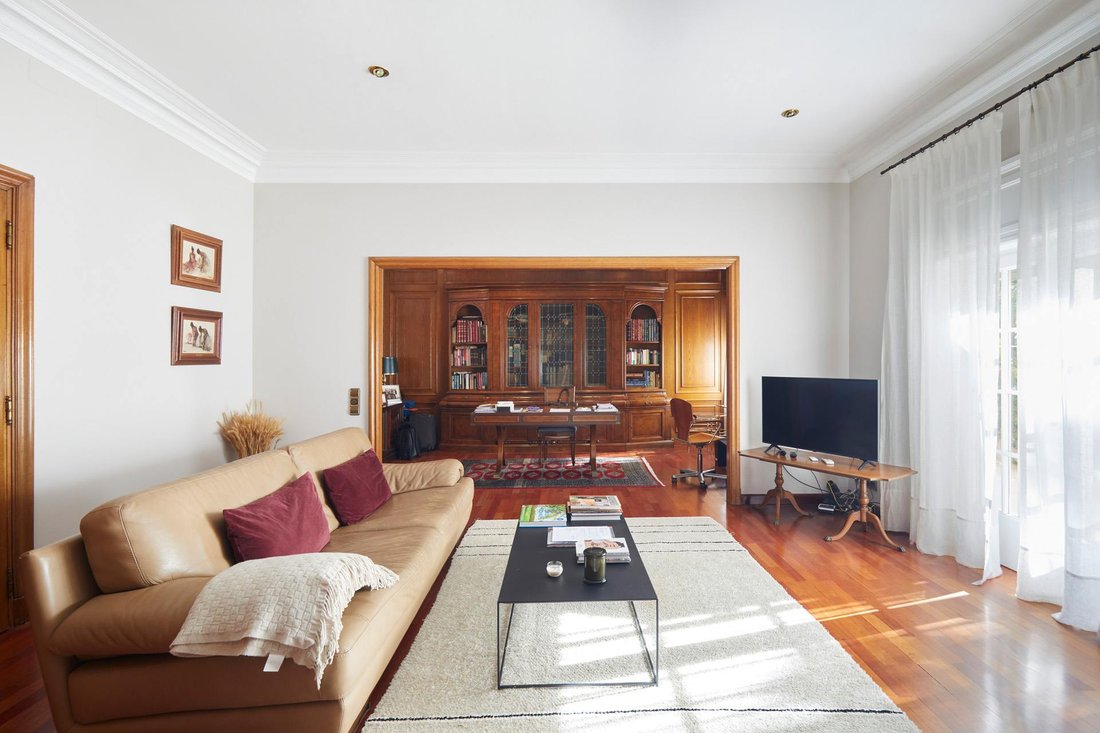 Apartment in Sarrià-Sant Gervasi, Barcelona, Spain 3 - 17373313
