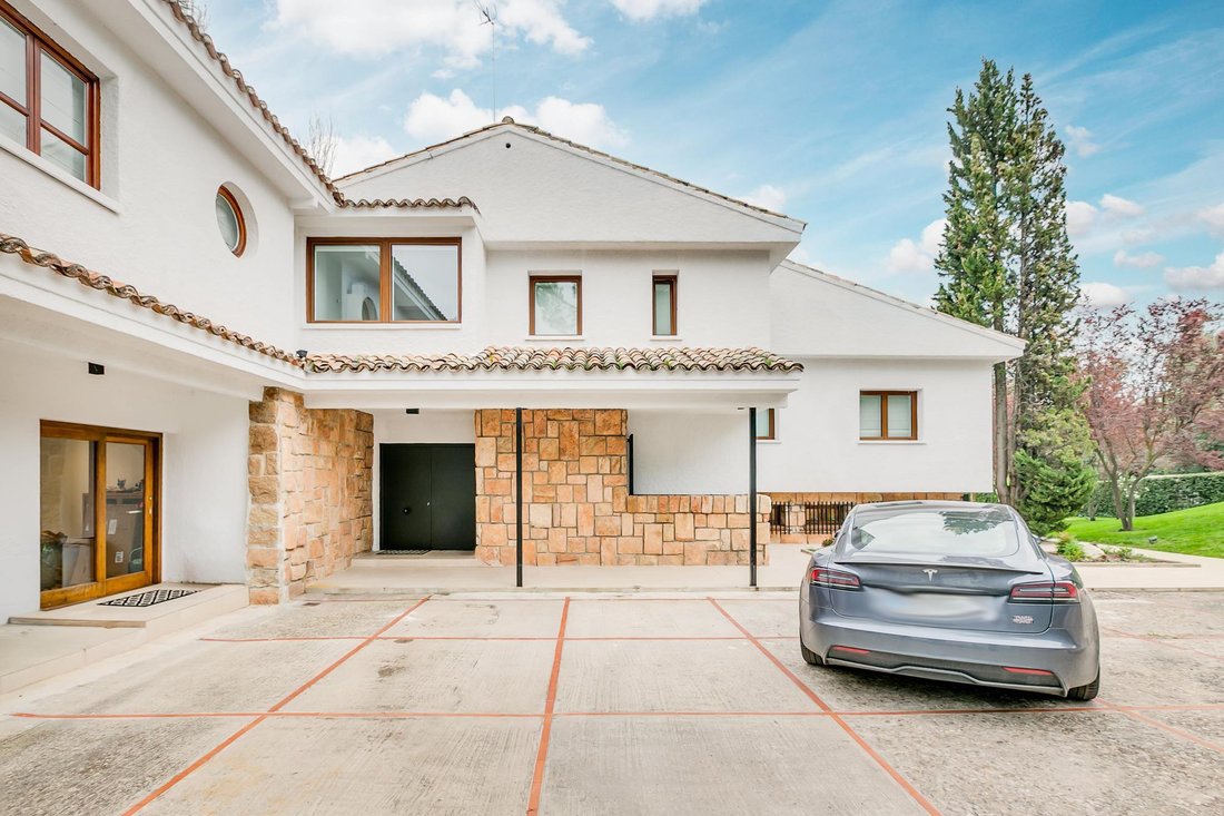 Villa in La Moraleja, Alcobendas, Comunidad de Madrid 5 - 16989496