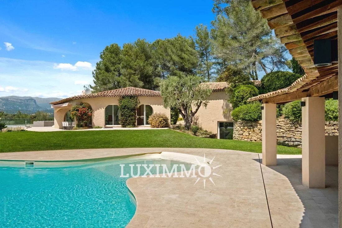 Villa in Mougins, Provence-Alpes-Côte d'Azur, France 1 - 13769295