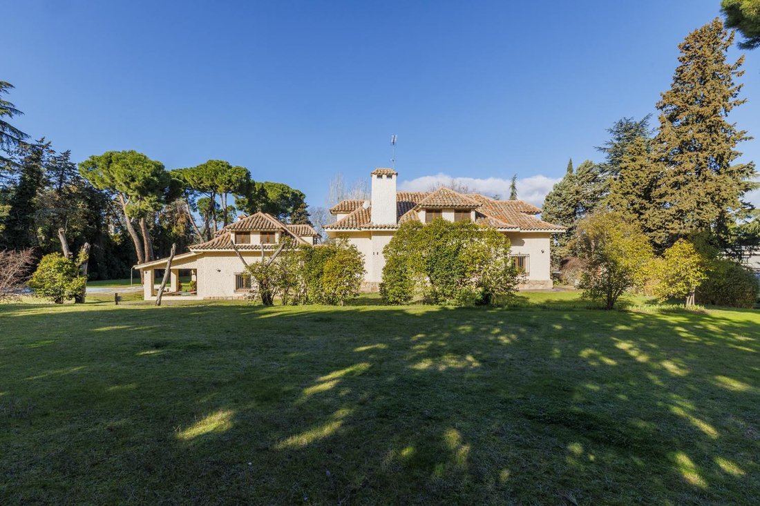 Villa in Somosaguas, Pozuelo de Alarcon, Comunidad de Madrid 5 - 17280861