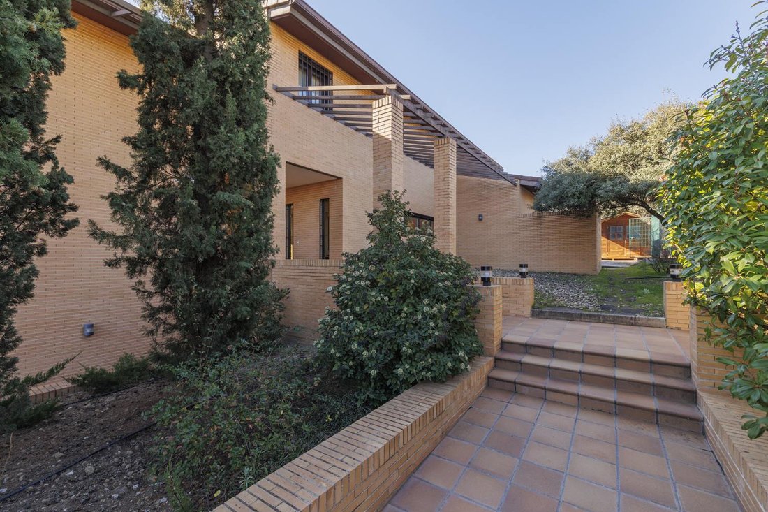 Villa in Boadilla del Monte, Comunidad de Madrid, Spain 5 - 16988974