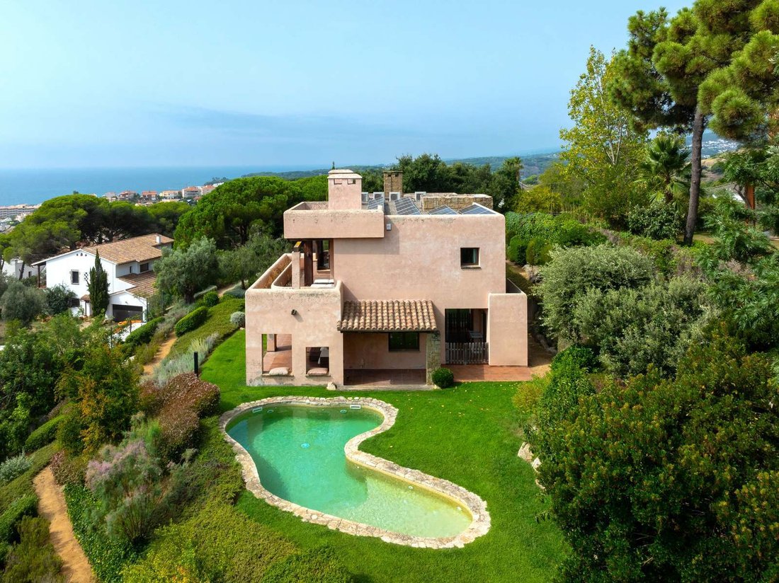 Villa in Sant Pol de Mar, Catalonia, Spain 1 - 16988564