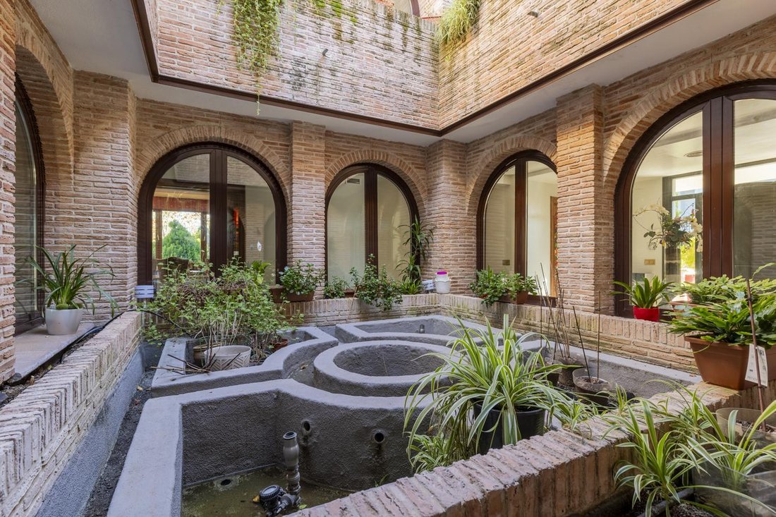 Villa in Pozuelo de Alarcon, Comunidad de Madrid, Spain 2 - 16988775